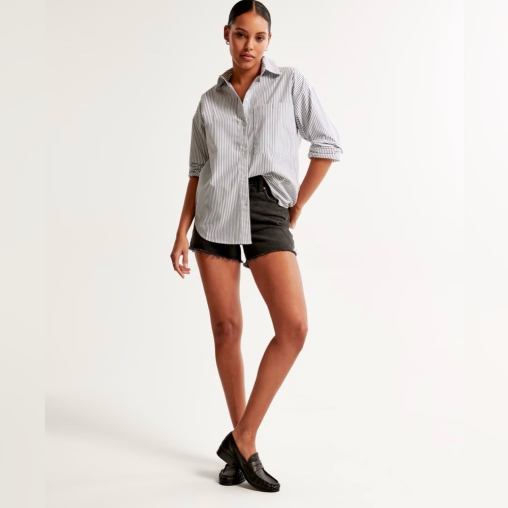 Abercrombie & Fitch High Rise 4” Denim Short